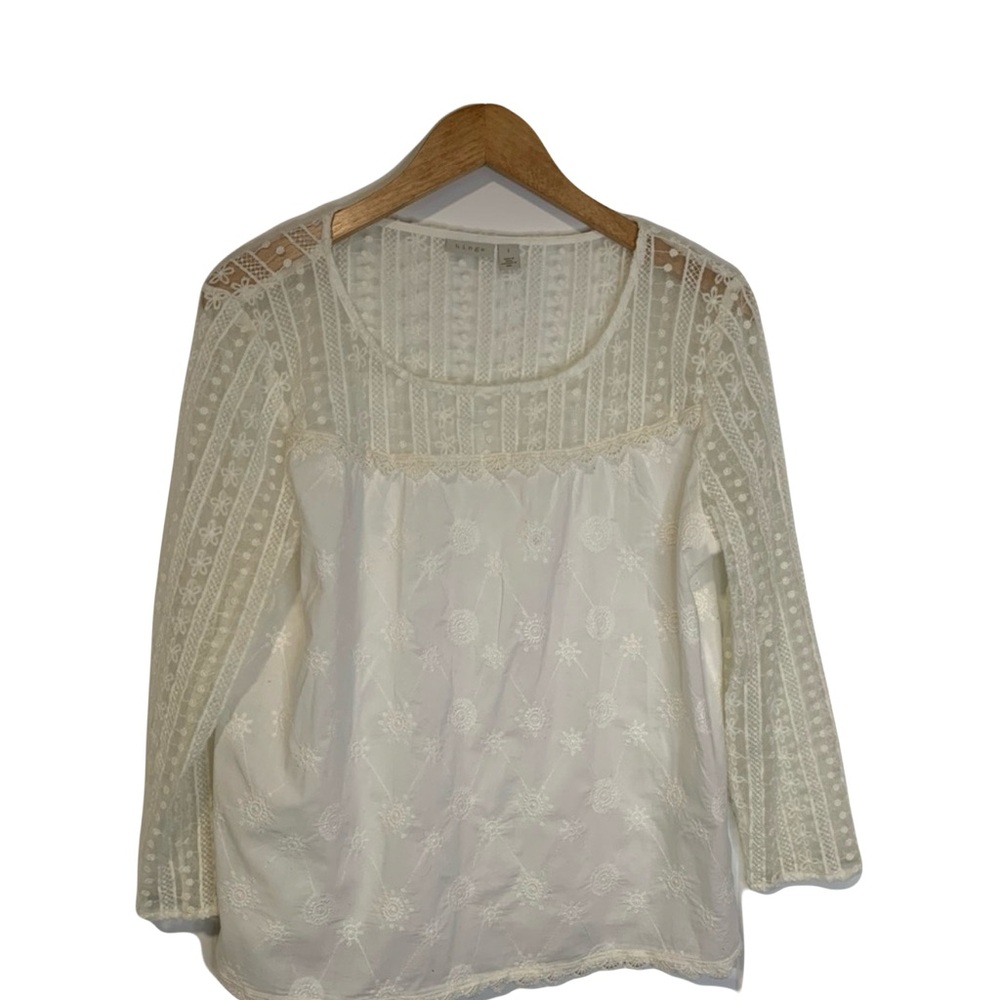 Hinge  Women’s  Small  White  Lace  Embroidered  Blouse  Lightweight  Minimalist